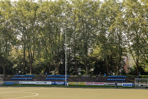 Stadion Am Dicken Stein - Oberhausen/Rheinland-Tackenberg