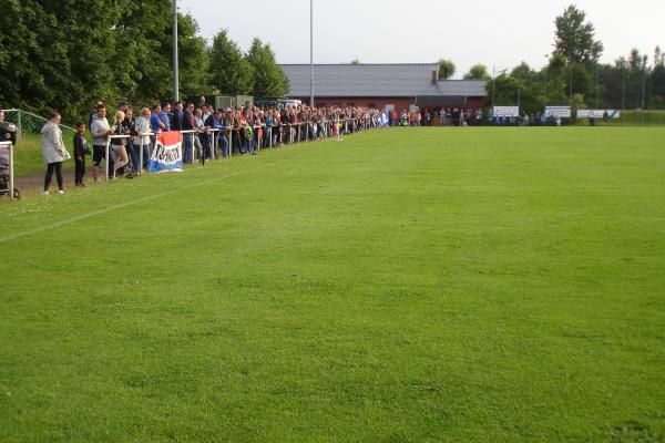 Sportplatz Schmiedeweg - Lehrte-Sievershausen