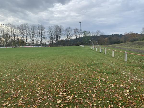 Sportplatz Am Wingert - Reiskirchen-Saasen