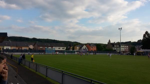 Stade Rue Denis Netgen - Schëffleng (Schifflange)