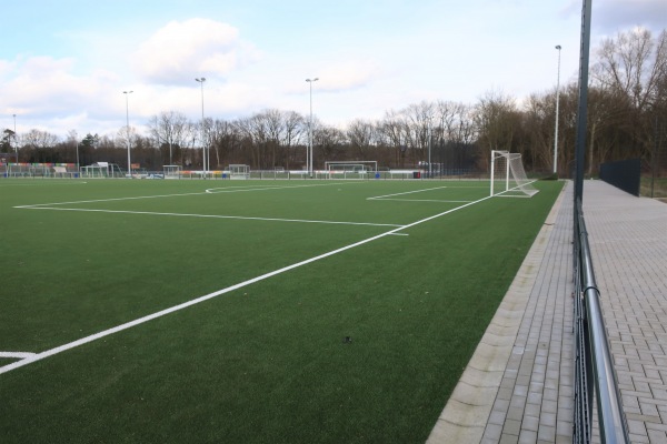 Bezirkssportanlage Am Wald - Düsseldorf-Hassels