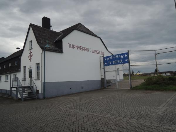 Sportplatz Jahnstraße - Weisel/Taunus