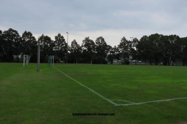 Bezirkssportanlage NeckarPark - Mercedesstraße Platz 3 - Stuttgart-Bad Cannstatt