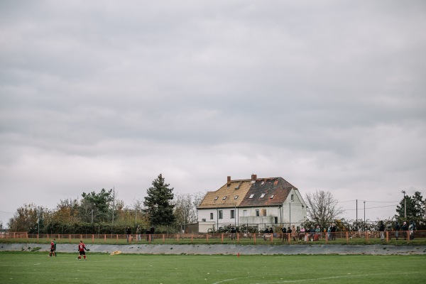 Walter-Lutze-Stadion Nebenplatz - Schkeuditz