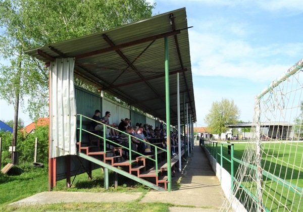 Futbalový štadión Dvory nad Žitavou - Dvory nad Žitavou