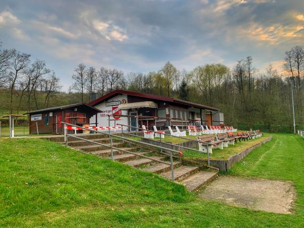 Sportplatz Rinderbügen - Büdingen-Rinderbügen