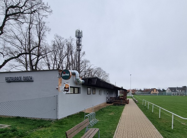 Fotbalové hřiště Šestajovice - Šestajovice