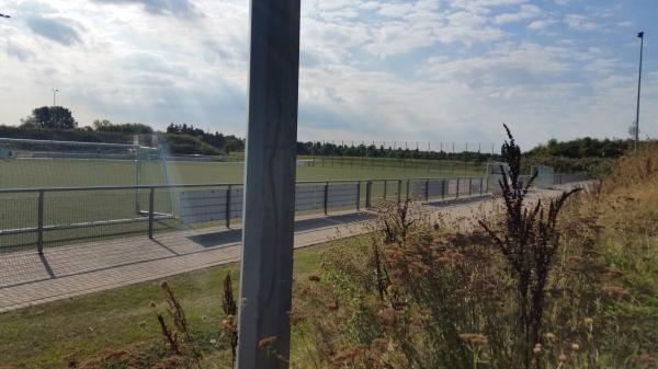 Bezirkssportanlage Sürther Feld Westplatz - Köln-Sürth