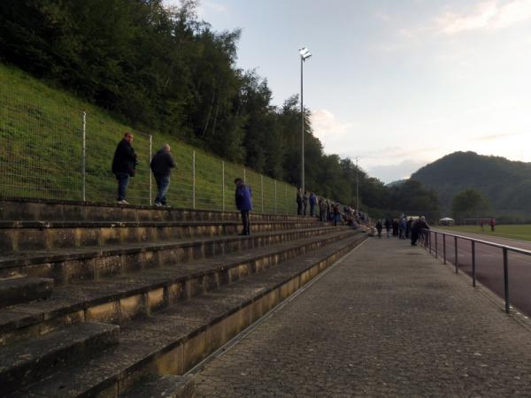 Sportplatz Im Schafsberg - Treis-Karden