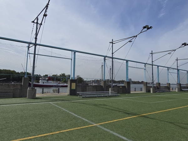 Brooklyn Bridge Park Pier 5 field 2 - New York City, NY