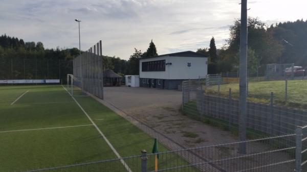 Sportplatz Am Sonnenberg - Gummersbach-Frömmersbach