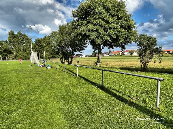 Sportanlage am Neuen Brunnen Platz 2 - Renquishausen