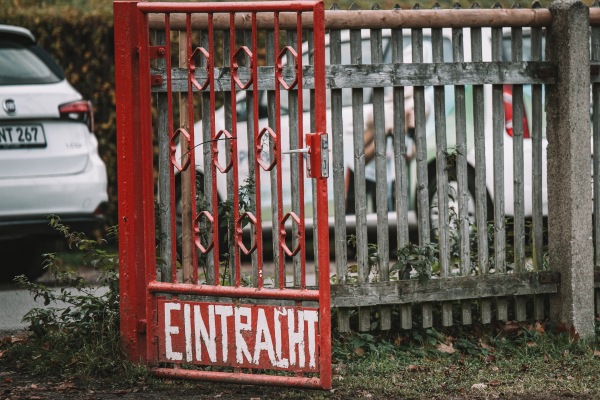 Walter-Heise-Sportplatz 2 - Leipzig-Holzhausen
