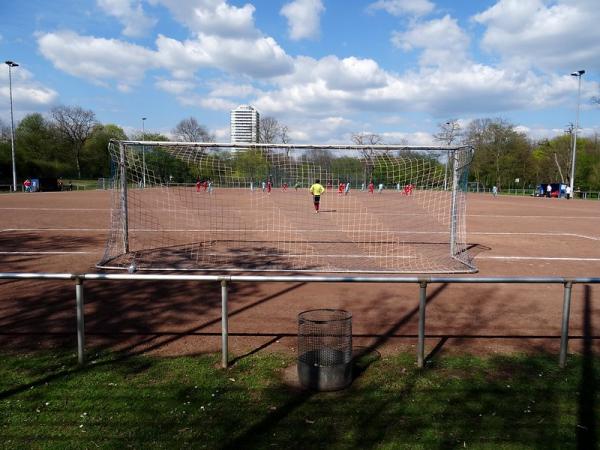 Sportplatz am Vorgebirgspark - Köln-Zollstock