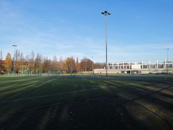 Volksparkstadion Nebenplatz 2 - Berlin-Mariendorf