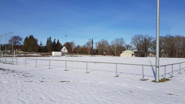 Sportplatz am Freibad - Ilmtal-Weinstraße-Oßmannstedt