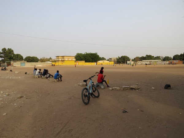 Terrain football de Warang - Warang