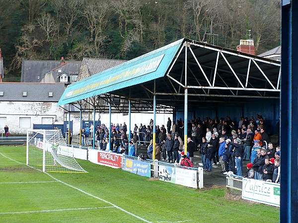 Ffordd Farrar y Stadiwm - Bangor, Gwynedd