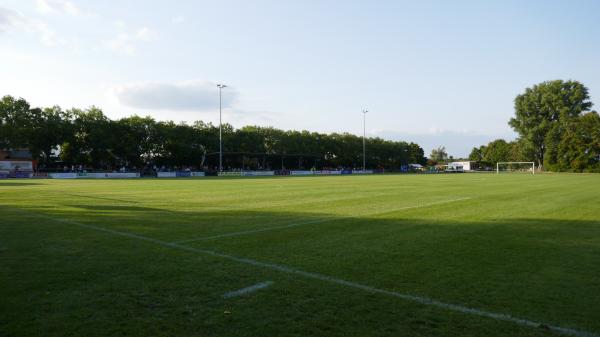 Sportplatz an der Staustufe  - Hattersheim/Main-Eddersheim