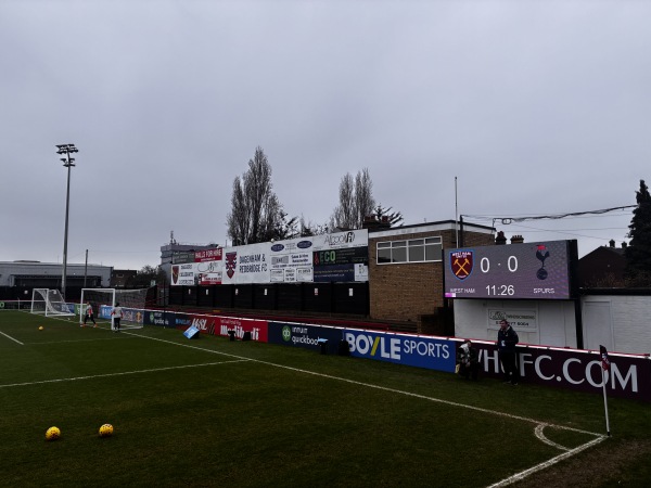 The Chigwell Construction Stadium - London-Dagenham, Greater London