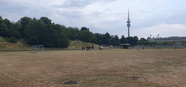 Zentrale Hochschulsportanlage Platz 8 - München-Milbertshofen-Am Hart