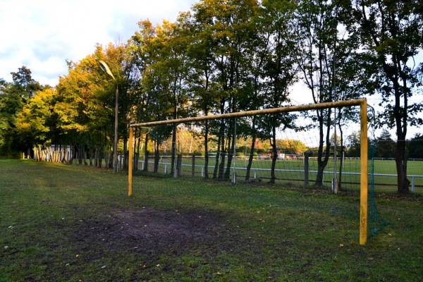Erich-Schulz-Sportstätte Platz 2 - Teuchern-Deuben