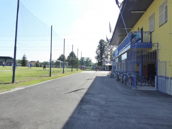 Stadion TJ Lokomotiva Petrovice - Petrovice 