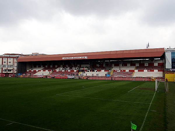 Mimar Yahya Baş Stadı - İstanbul