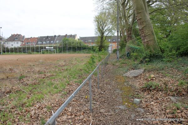 Sportplatz Serlostraße - Essen/Ruhr-Altendorf