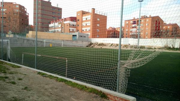 Campo de Fútbol La Perla - Madrid, MD