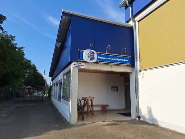 Lilienplatz im Sportzentrum - Glött
