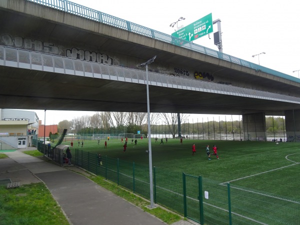 Futbalové ihrisko v areáli FTVŠ UK - Bratislava-Karlova Ves
