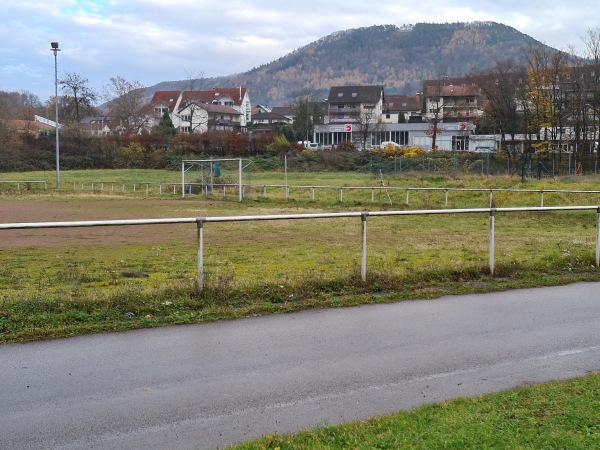 Trifelsstadion Nebenplatz - Annweiler/Trifels