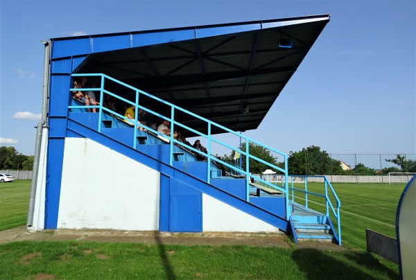 Futbalový štadión Kmeťovo - Kmeťovo