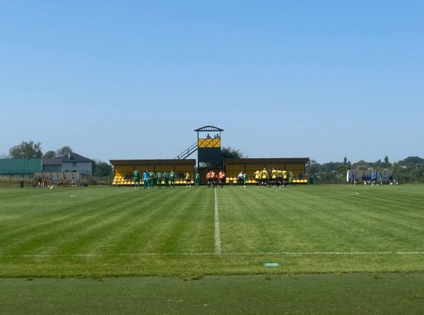 Shkilnyi stadion - Mykhailivka-Rubezhivka