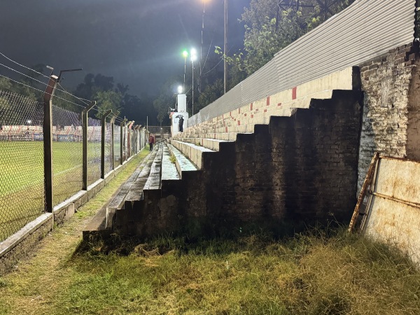 Estadio Liga Mercedina - Mercedes, BA