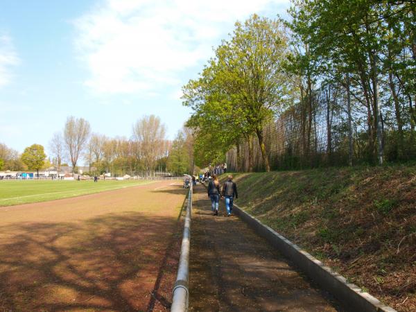 Heinrich-Hamacher-Sportpark - Duisburg-Neumühl