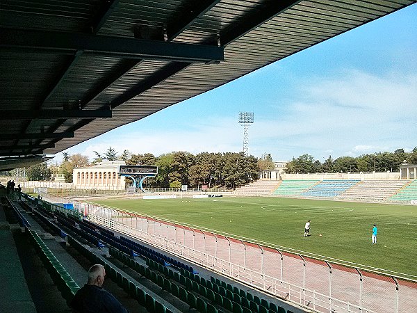 Stadioni Poladi - Rustavi