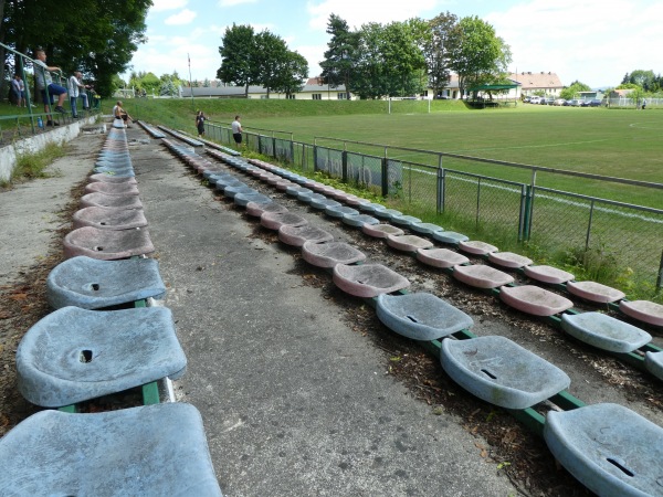 Boisko w Olszanicach - Zagrodno-Olszanica