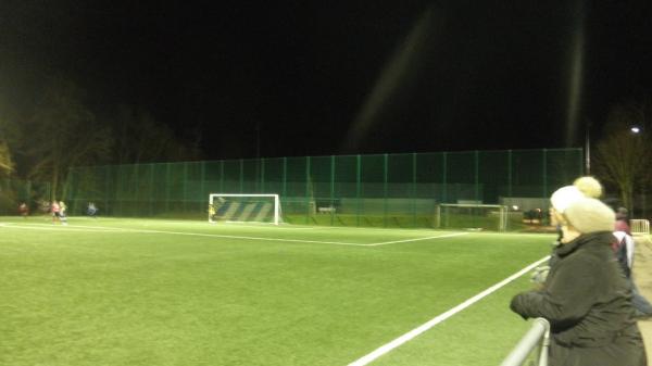 Stade Rue de Lenningen terrain synthetique  - Kanech (Canach)