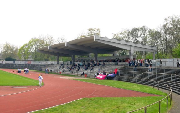 Stadion im Sportpark Pennenfeld - Bonn-Bad Godesberg