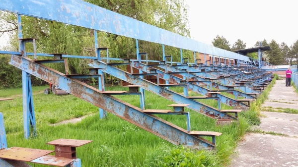 Stadion Magnetna polja 