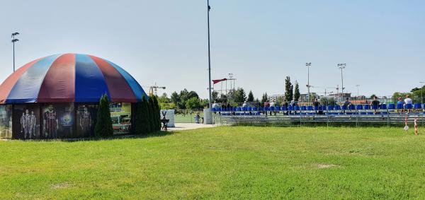 Boiska Polfy Tarchomin obok - Warszawa