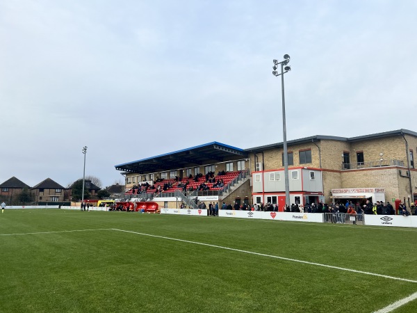 Wheatsheaf Park - Staines, Surrey