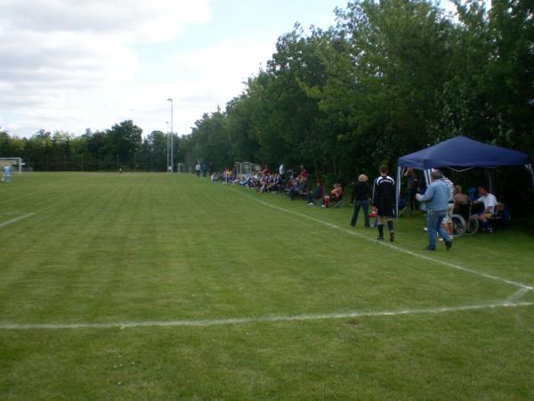 Sportplatz an der B110 - Dargun-Zarnekow