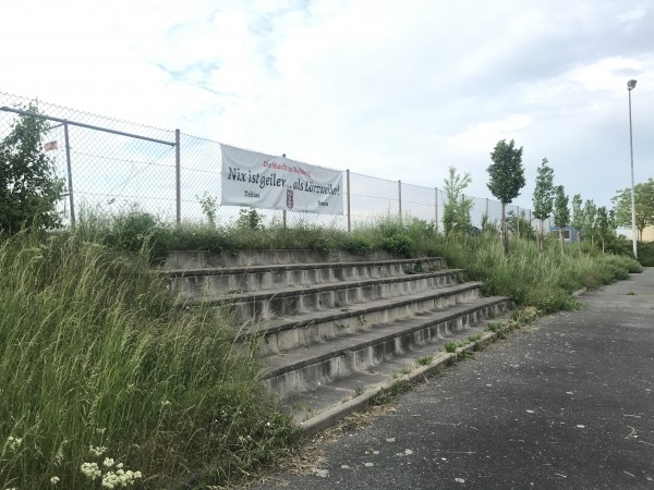 Hohberg-Sportplatz - Lörzweiler