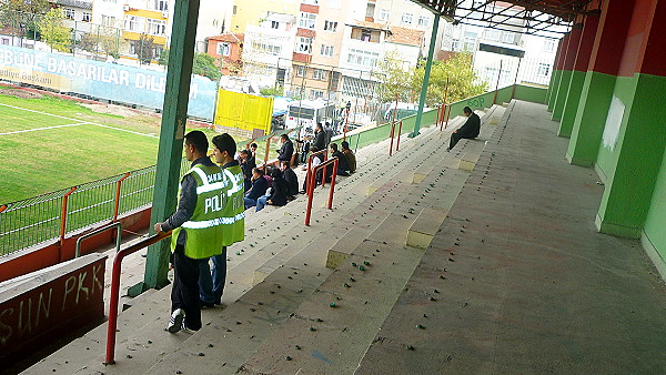 Gaziosmanpaşa Stadyumu - İstanbul 