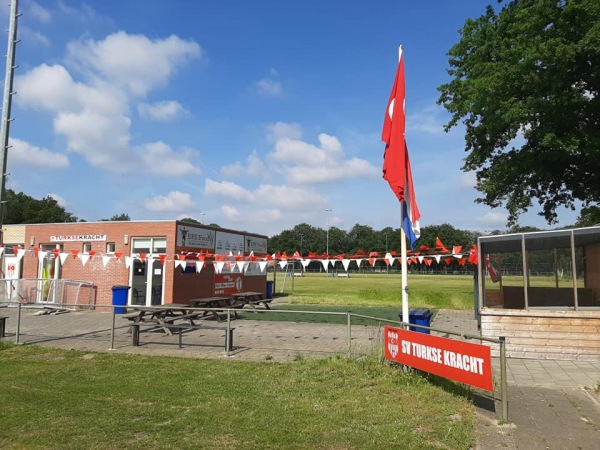 Sportpark Rielerenk veld 6-Turkse Kracht - Deventer