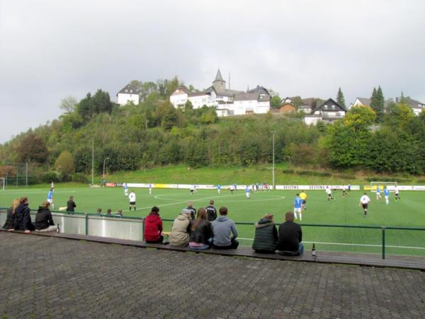 Wiesengrund-Stadion - Meschede-Grevenstein