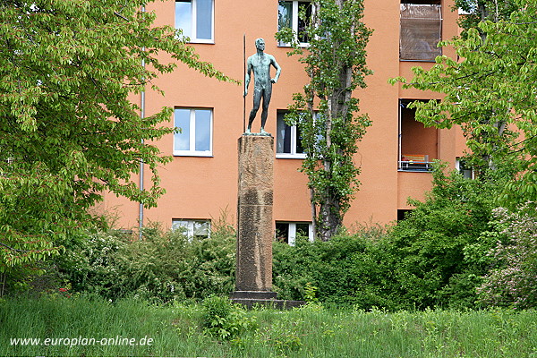Friedrich-Ebert-Stadion - Berlin-Tempelhof